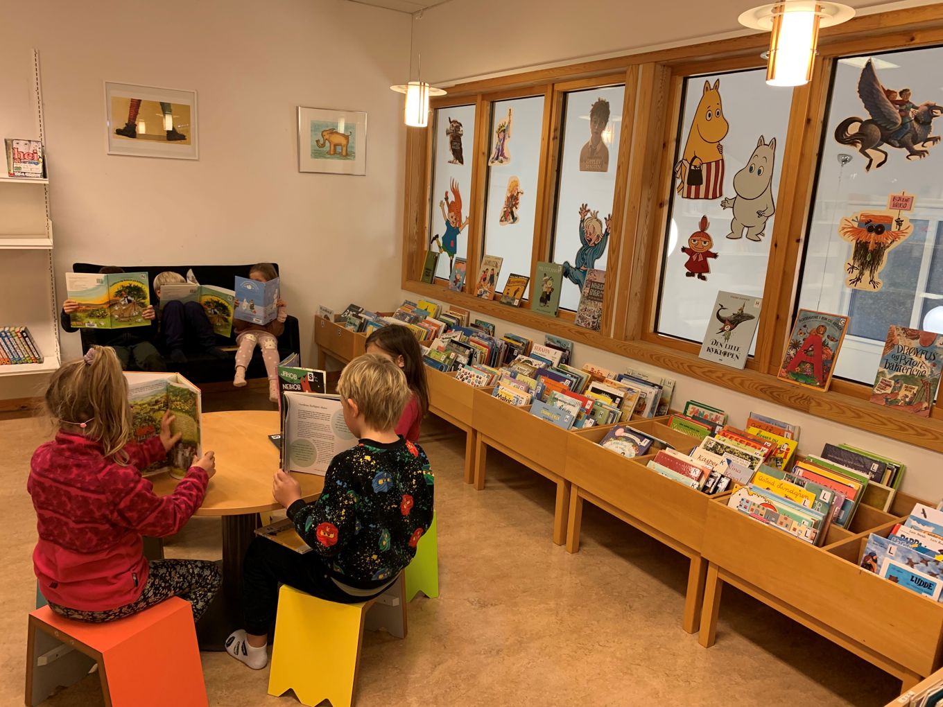 Lesing på biblioteket