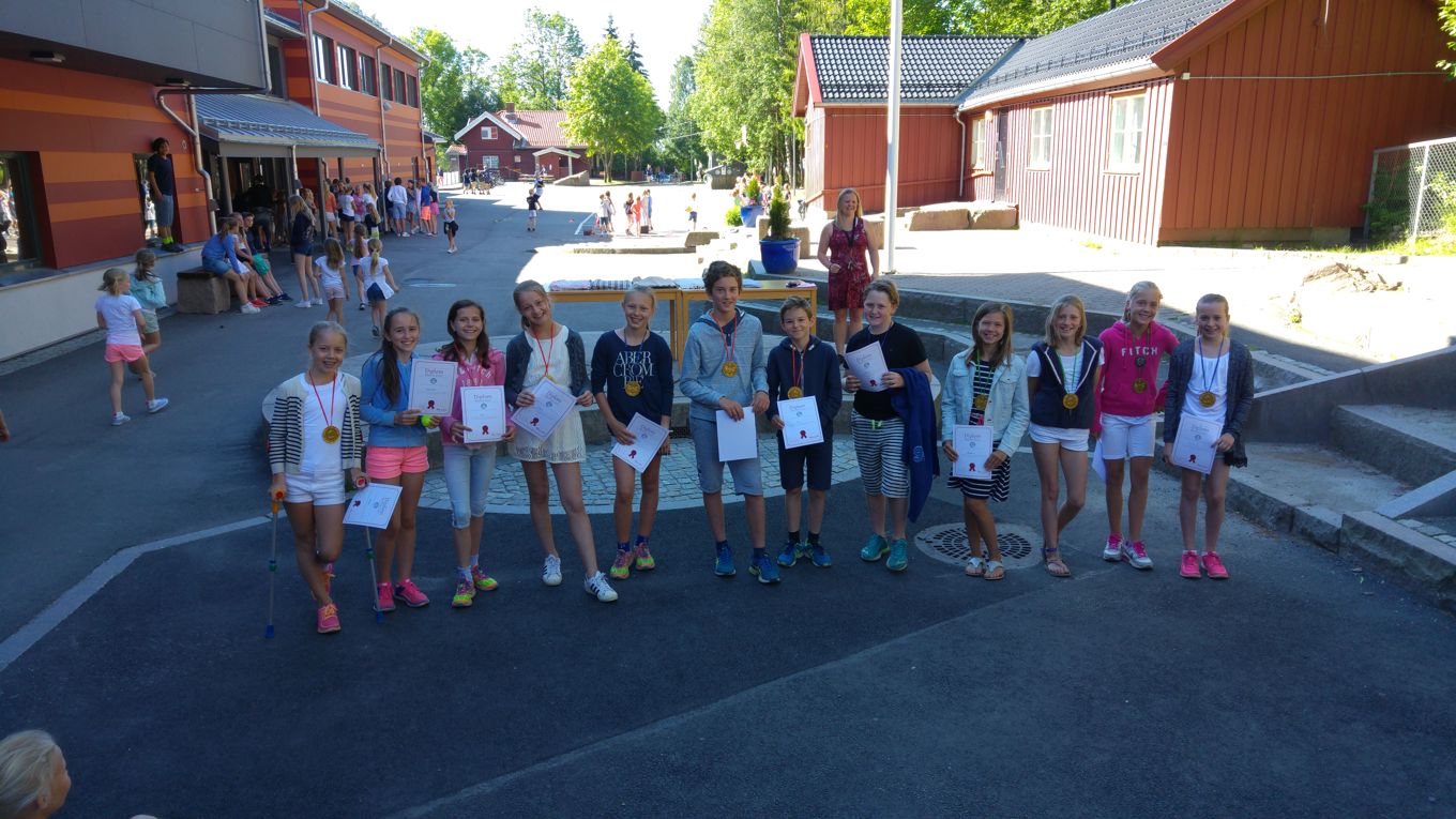 Foto: 6. trinn medaljeutdeling 6. trinn medaljeutdeling