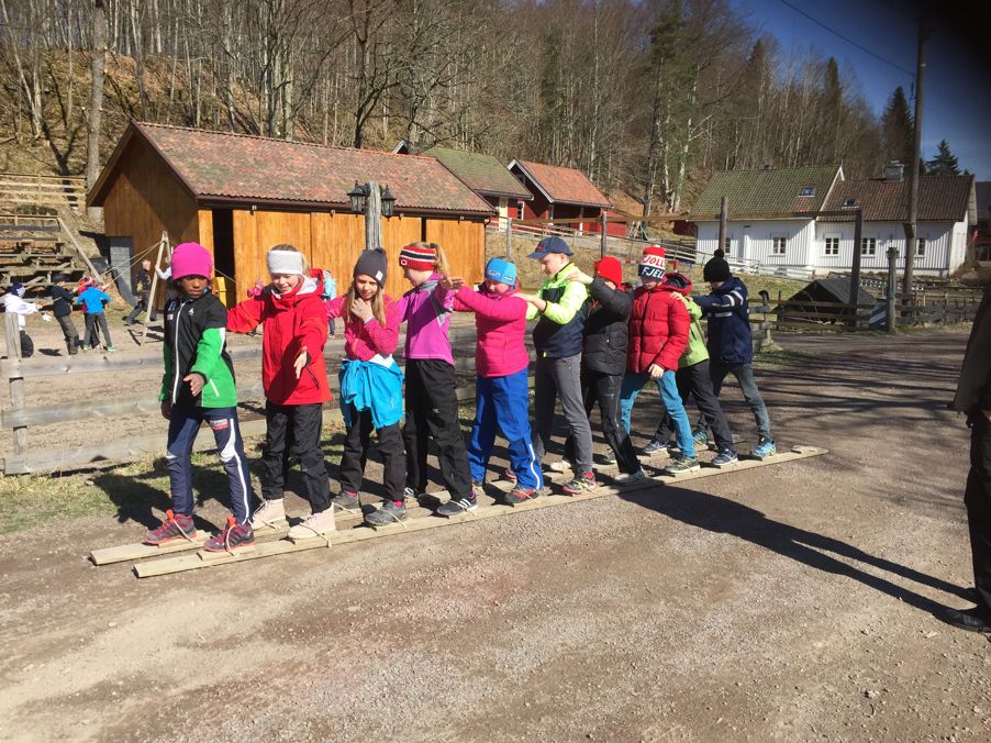 Foto: 6. trinn på leirskole 6. trinn på leirskole