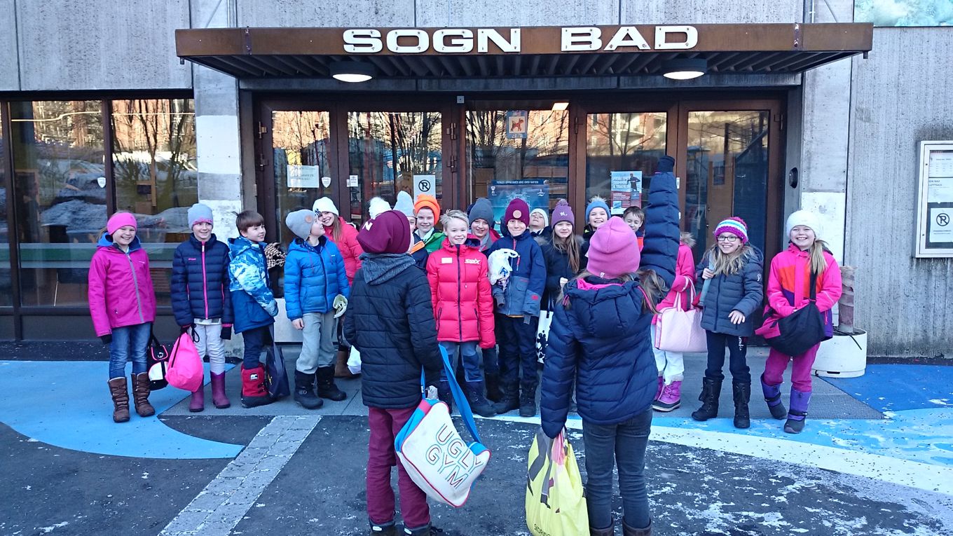 På vei til svømming På vei til svømming